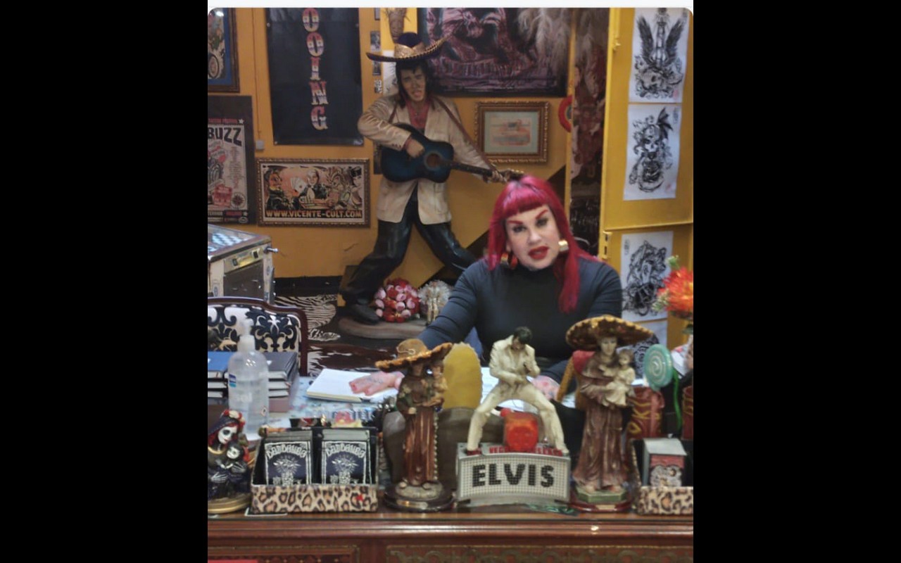DNA Jewelry Store Customer 26 
